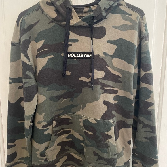 Hollister Men's Camo Hoodie Sweater - Green and Black - Picture 1 of 3